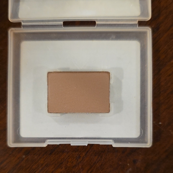 (J52) Mary Kay Hazelnut Mineral Eye Color - Picture 3 of 3